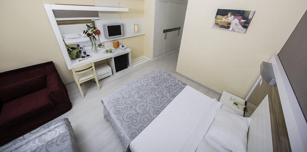 Dedeman Kemer Resort