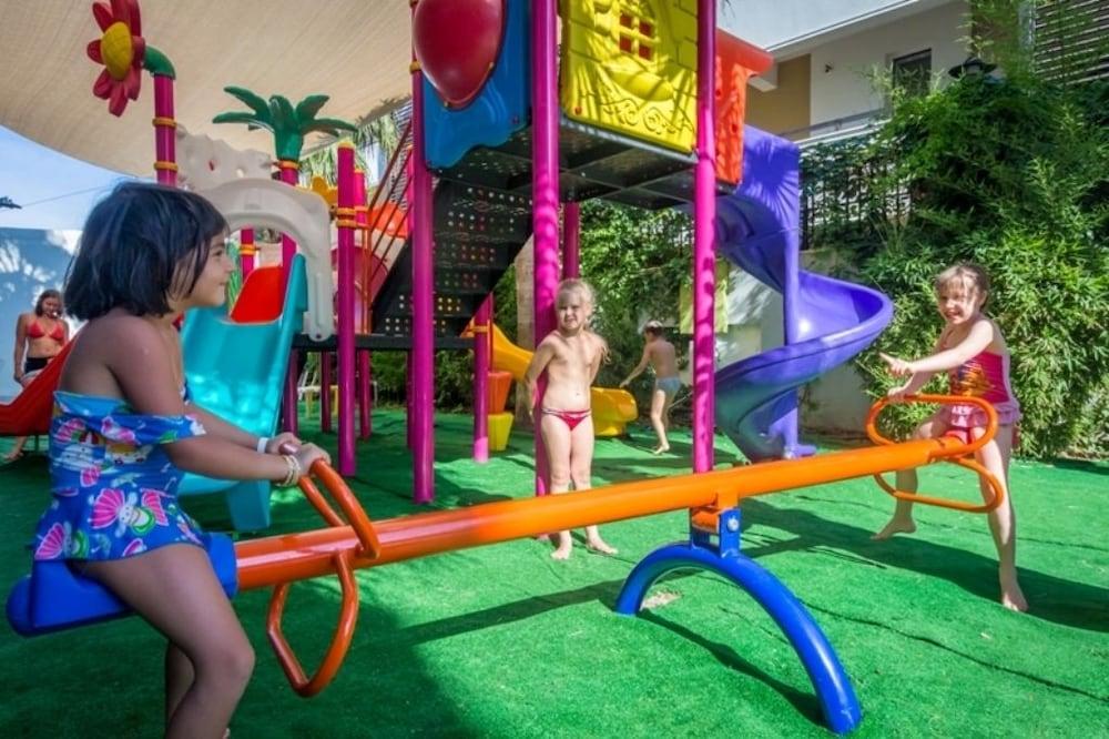 Dedeman Kemer Resort