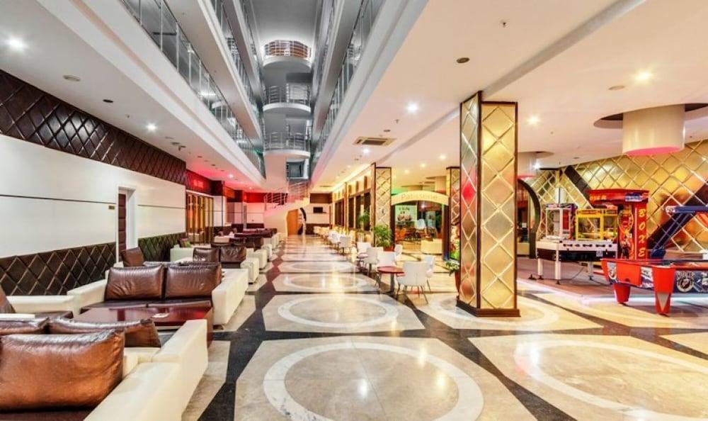 Dedeman Kemer Resort