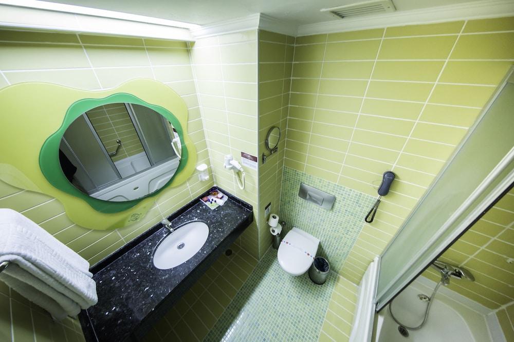 Dedeman Kemer Resort