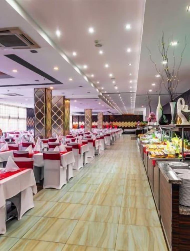 Dedeman Kemer Resort