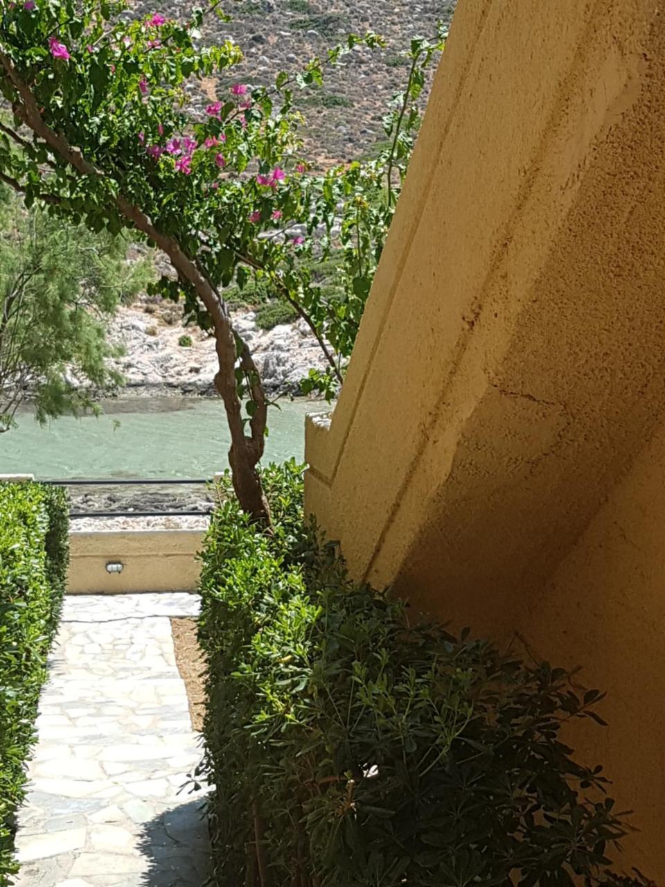 Little Bay Apartments 2 *