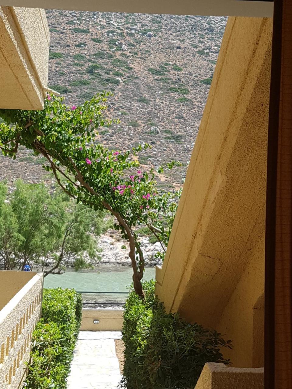 Little Bay Apartments 2 *