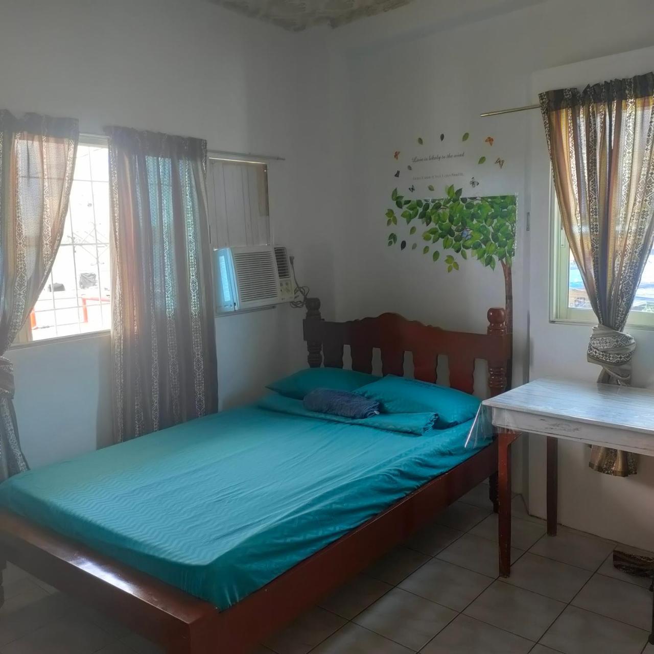 Pier La Casa Homestay Building