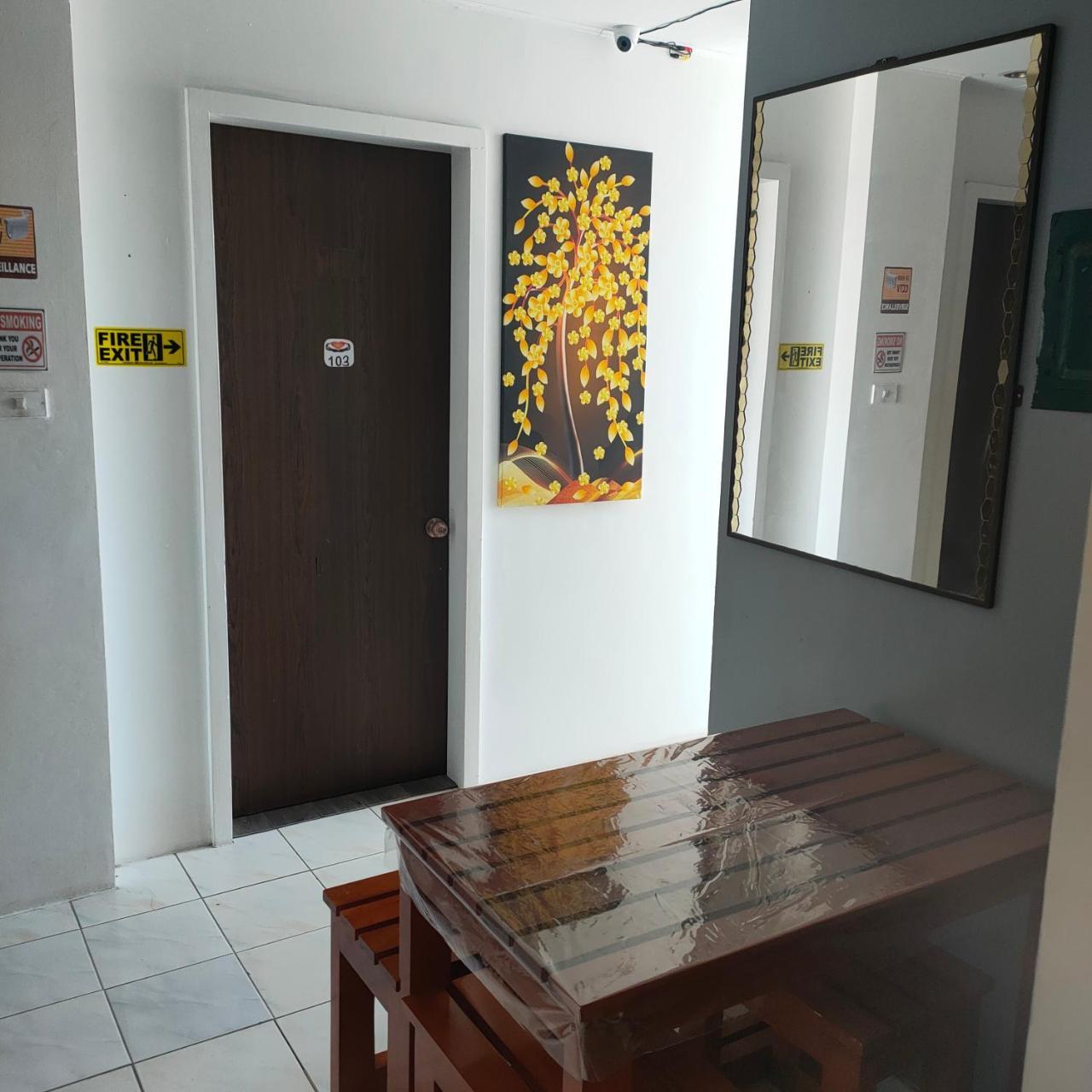 Pier La Casa Homestay Building