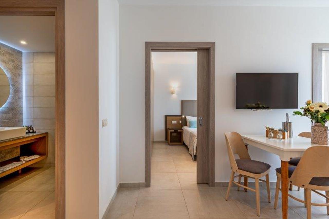 Minos Aparthotel 4 *