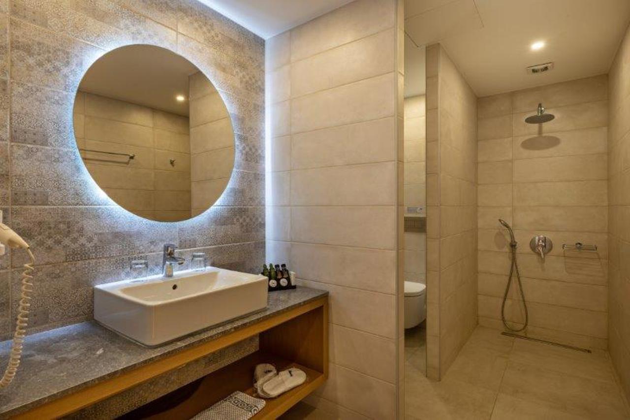 Minos Aparthotel 4 *