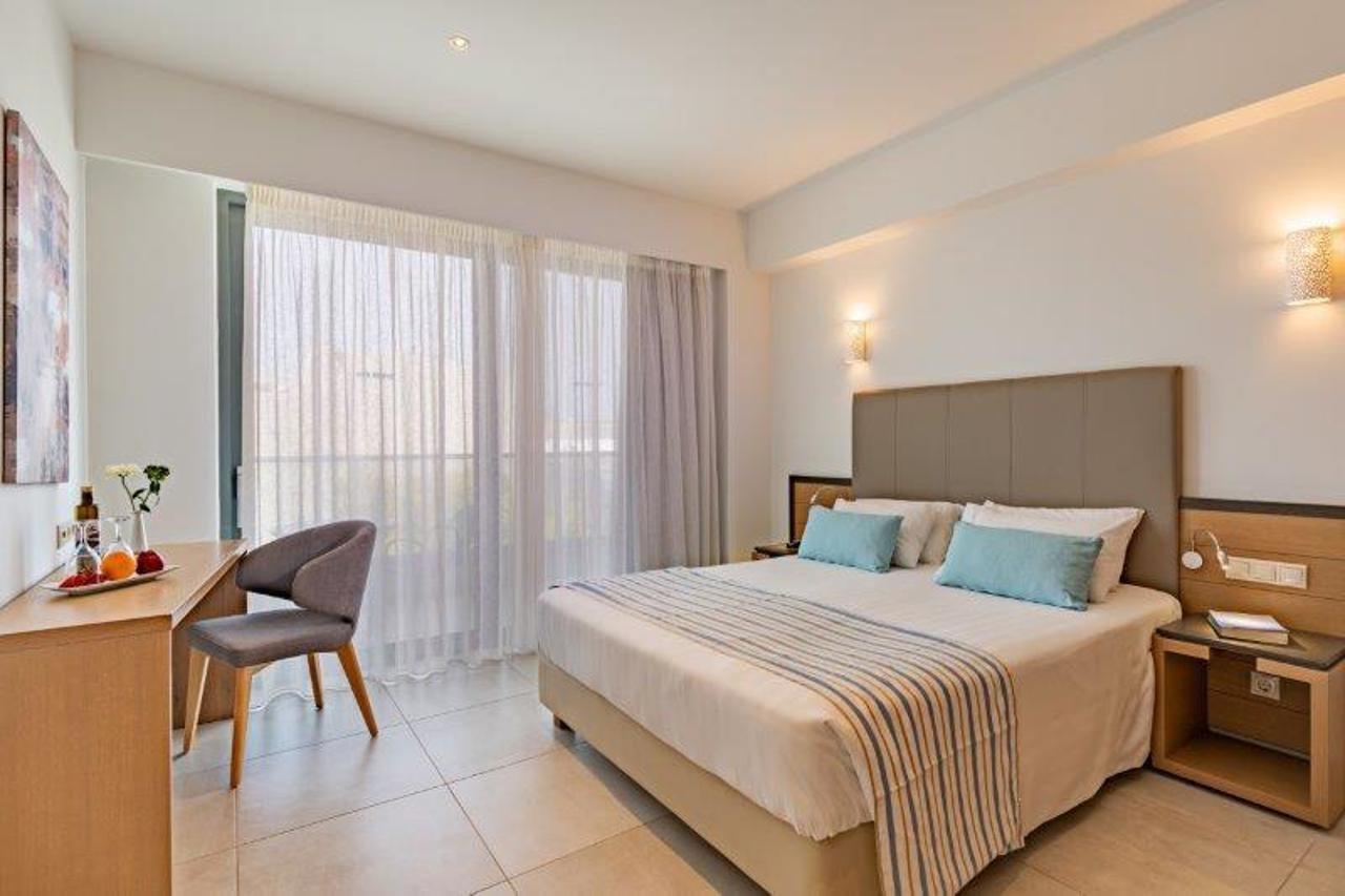 Minos Aparthotel 4 *