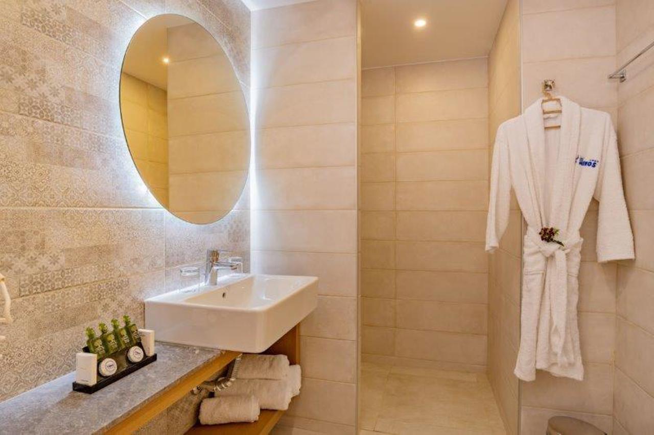 Minos Aparthotel 4 *