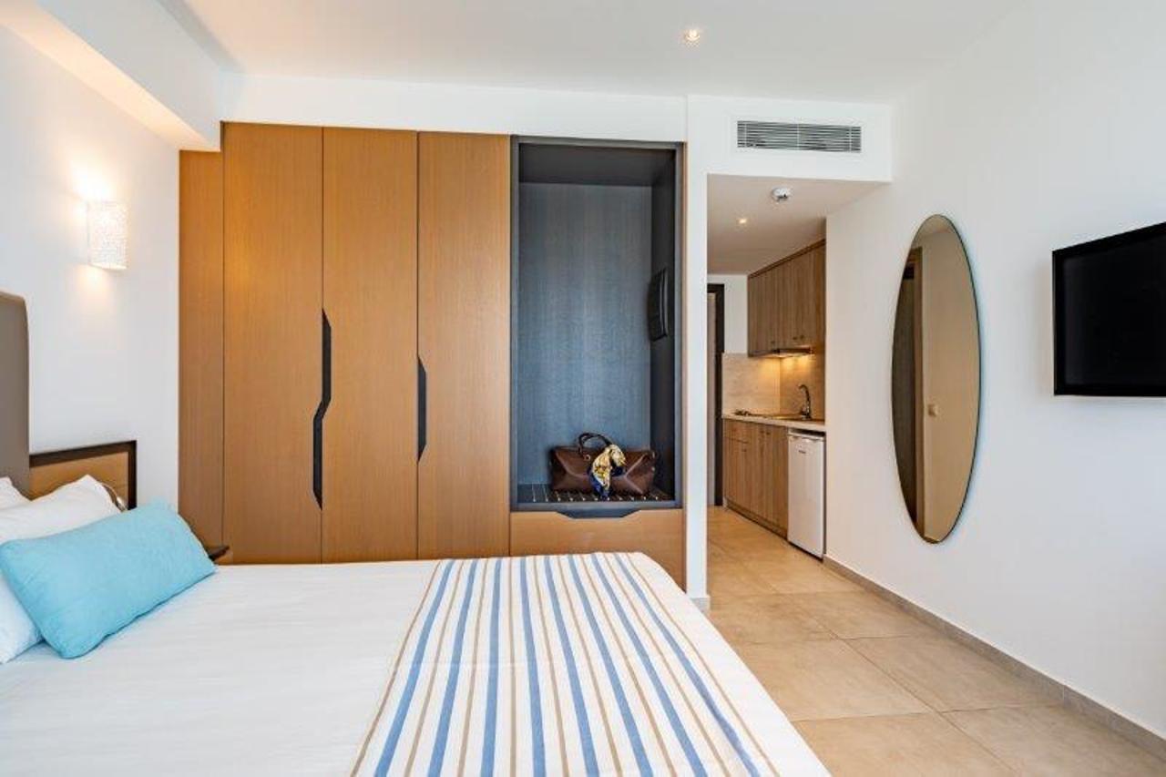 Minos Aparthotel 4 *