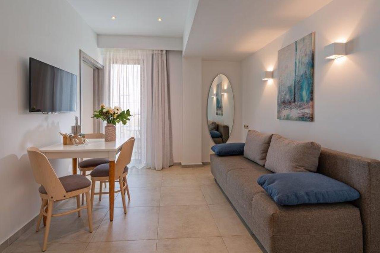 Minos Aparthotel 4 *
