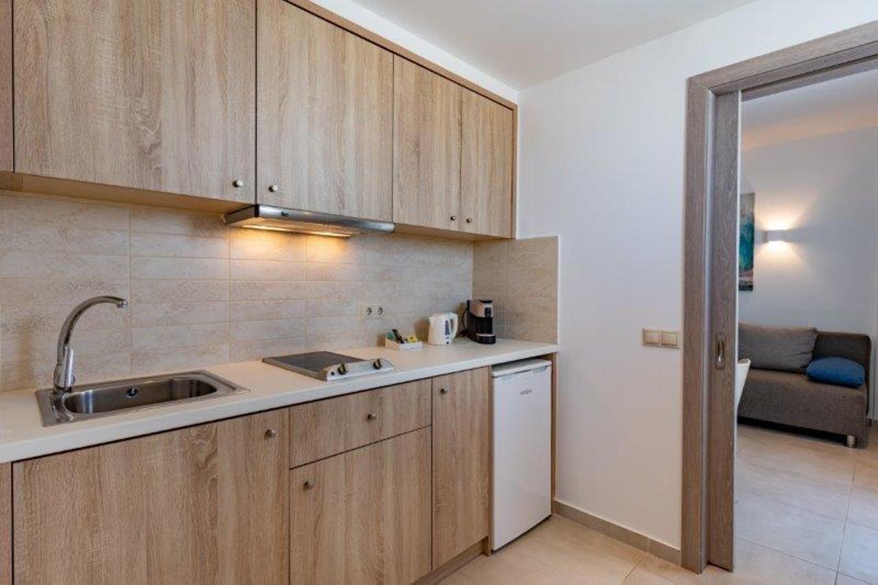 Minos Aparthotel 4 *
