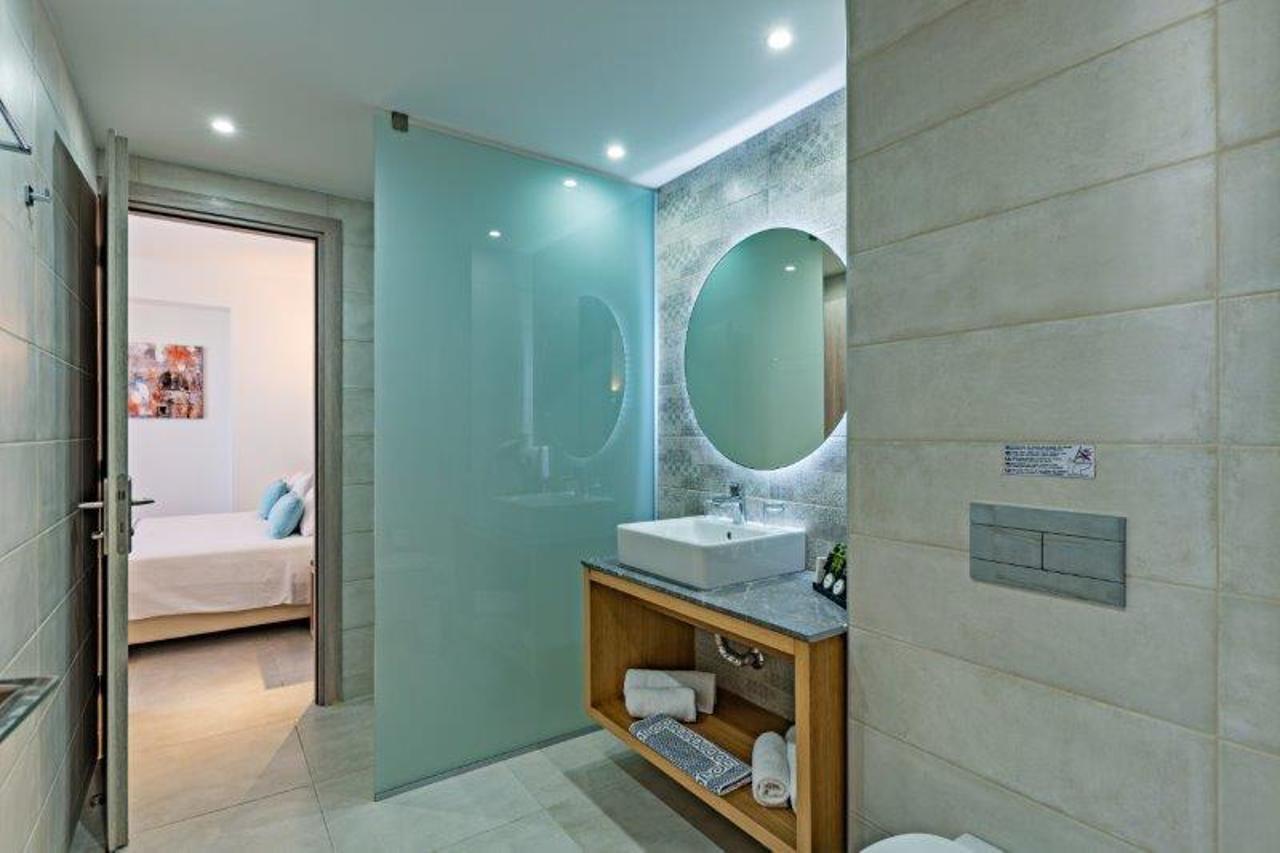 Minos Aparthotel 4 *