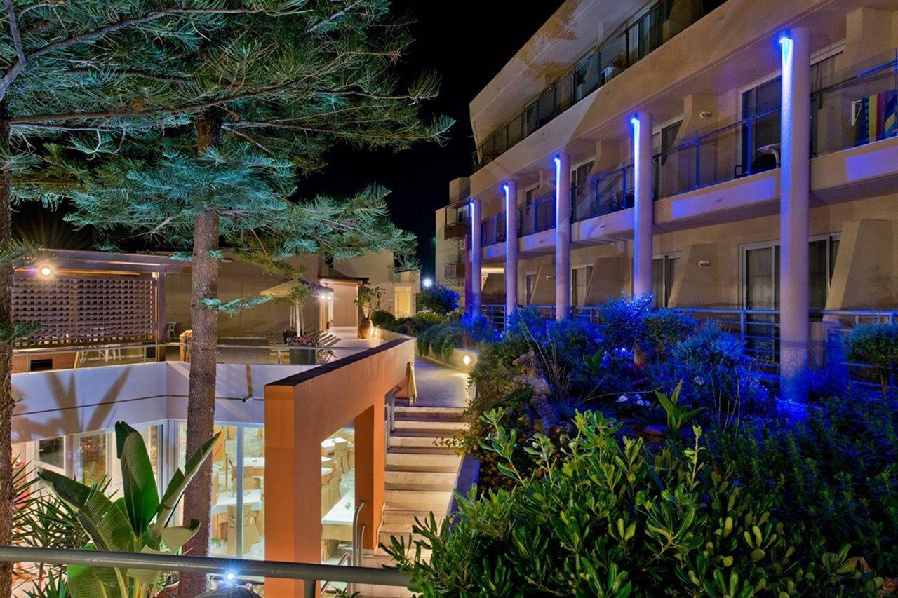 Minos Aparthotel 4 *