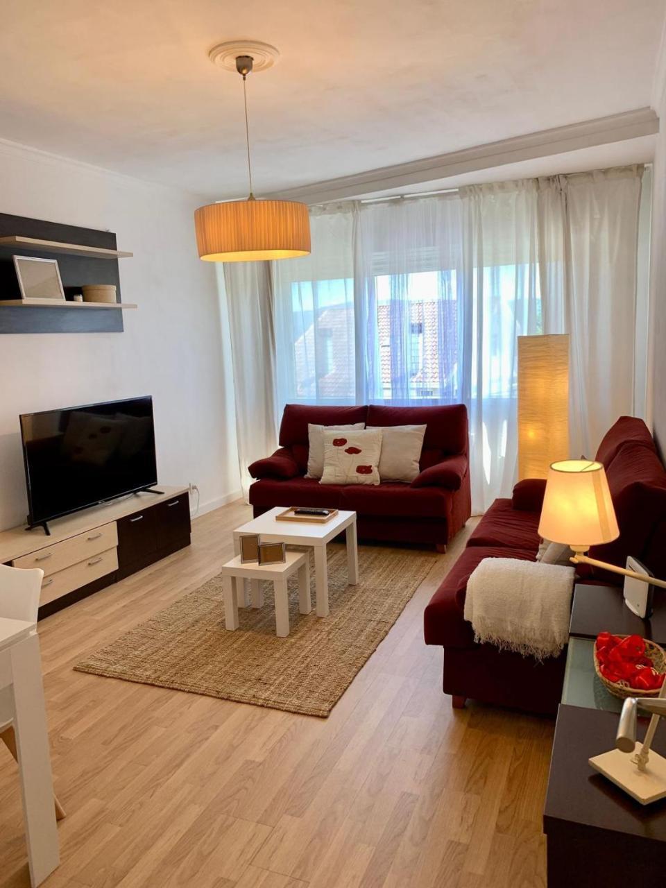 N&E - Home Celanova Avd San Rosendo à Celanova