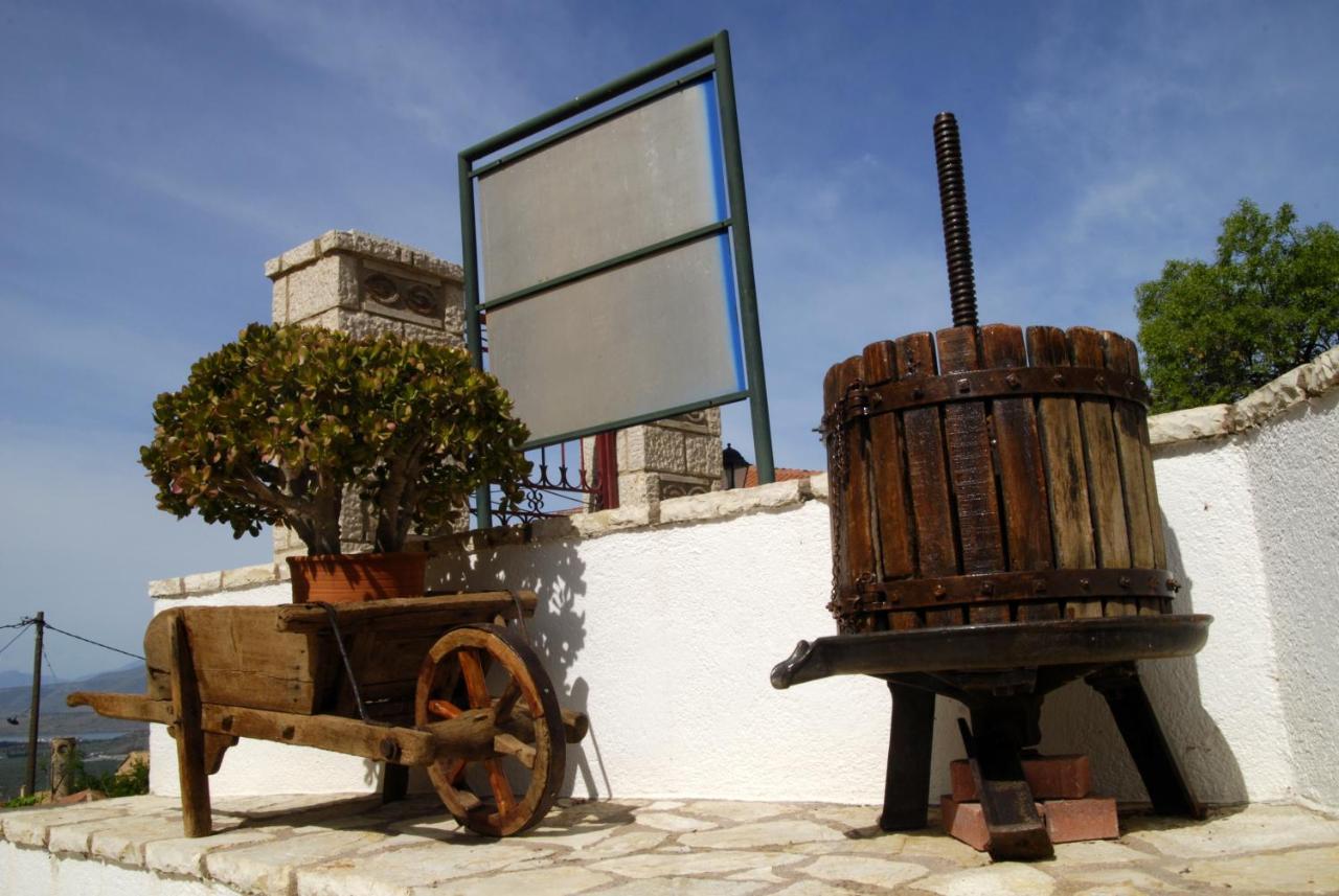 Guesthouse Chrisso 3 *