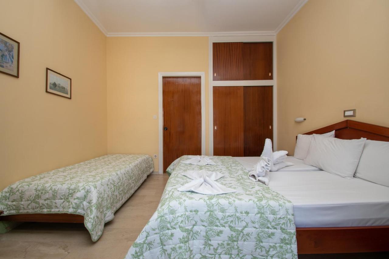 Anadiomeni 3 *
