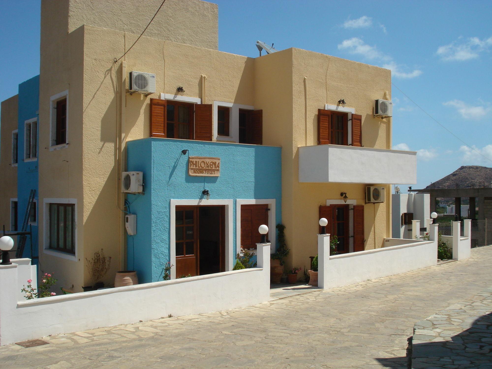 Philoxenia Rooms 3 *