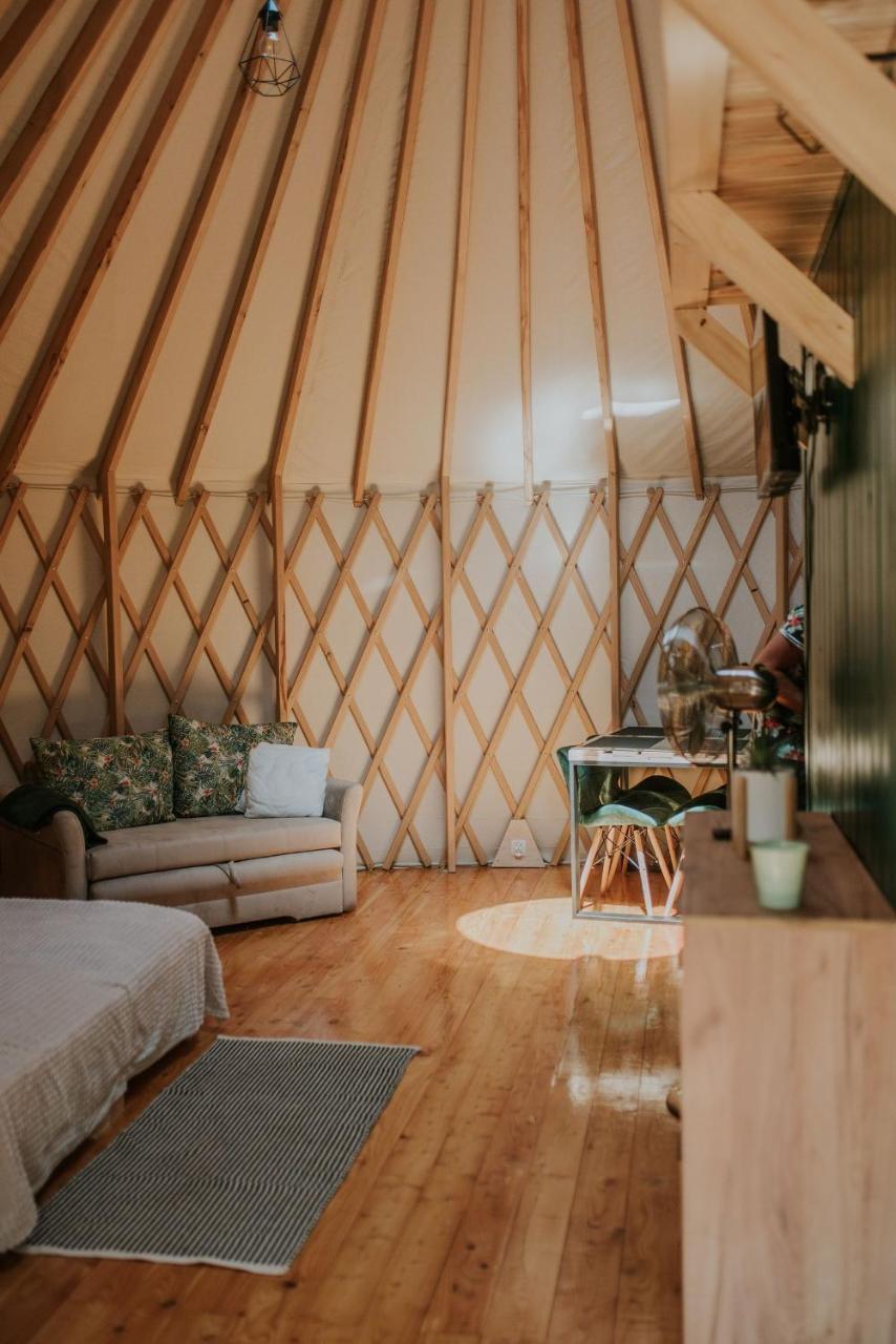 Aloha Glamp - Okragłe Domki Przy Rzece - Balia I Sauna - Energylandia em Andrychow