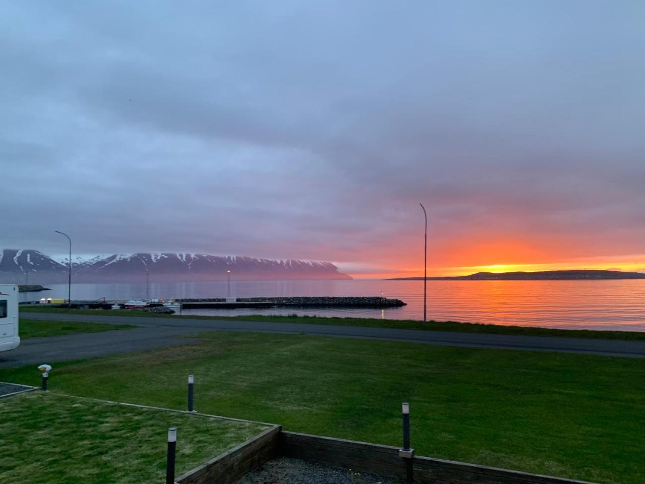 Waterfront Fjord House em Dalvik