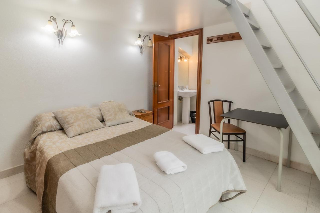 Hostal - Restaurante la Buena Villa by Vivere Stays à Burgos-region