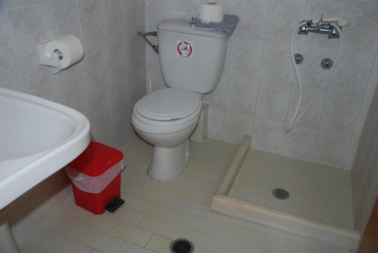 Koulas Pension Red Lake 
