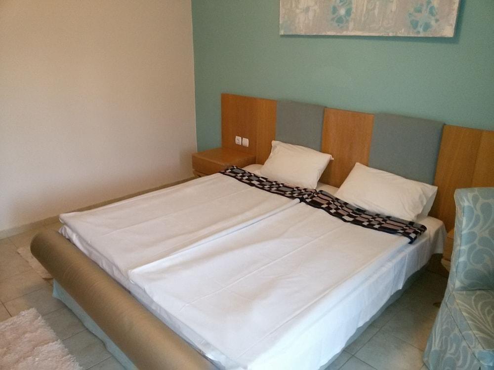 Villa Maria Apartments 