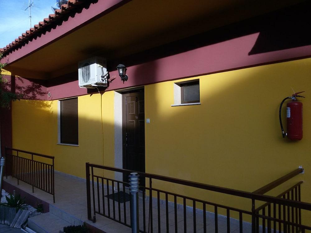 Villa Maria Apartments 