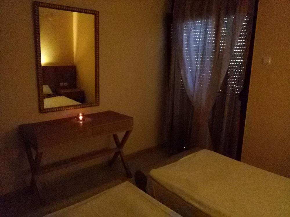 Villa Maria Apartments 