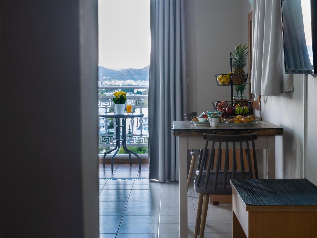 Miva Sea View Apartments 3 *