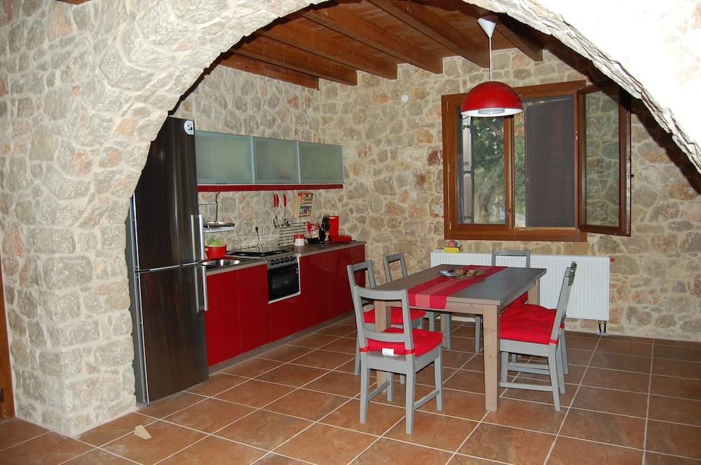 Pyrgos Luxury Country Home 3 *