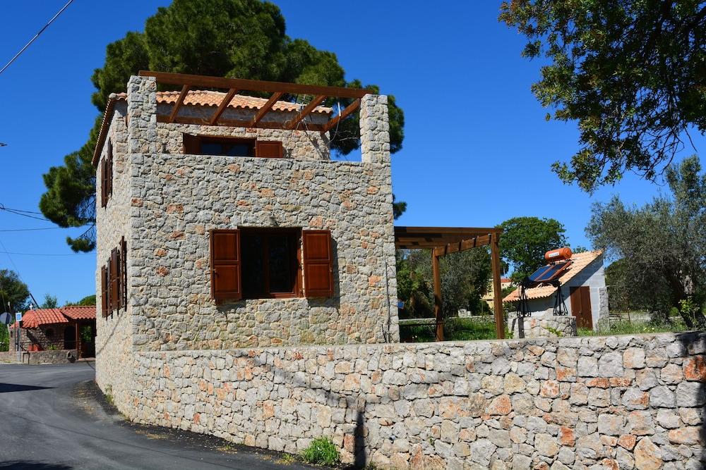 Pyrgos Luxury Country Home 3 *