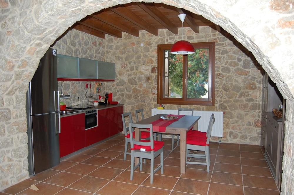 Pyrgos Luxury Country Home 3 *