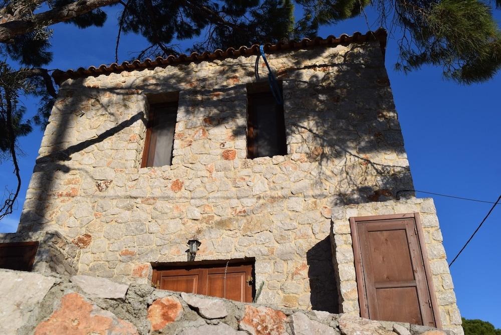 Pyrgos Luxury Country Home 3 *