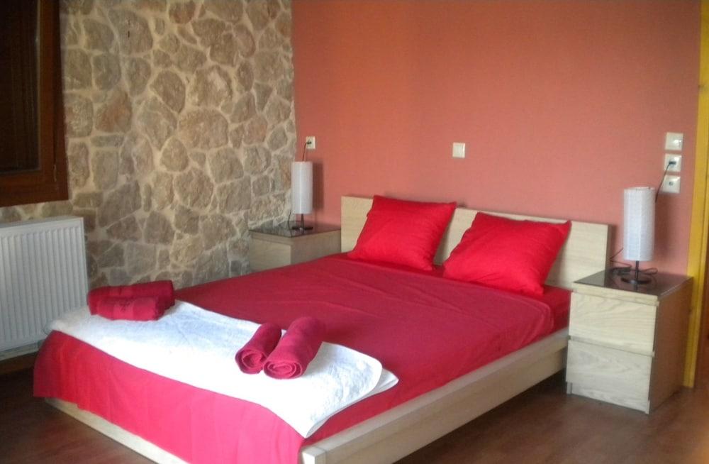 Pyrgos Luxury Country Home 3 *