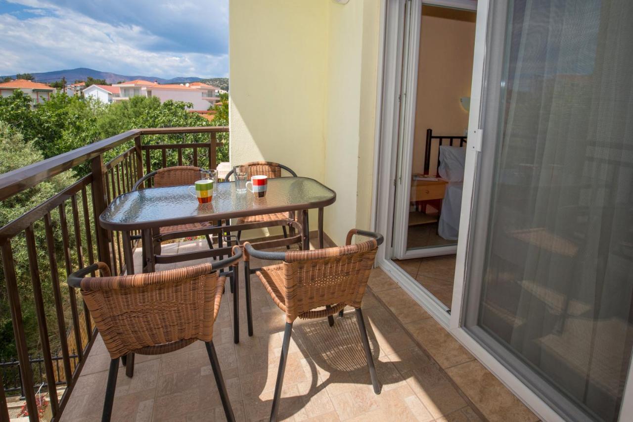 Studios Lampiris 3 *