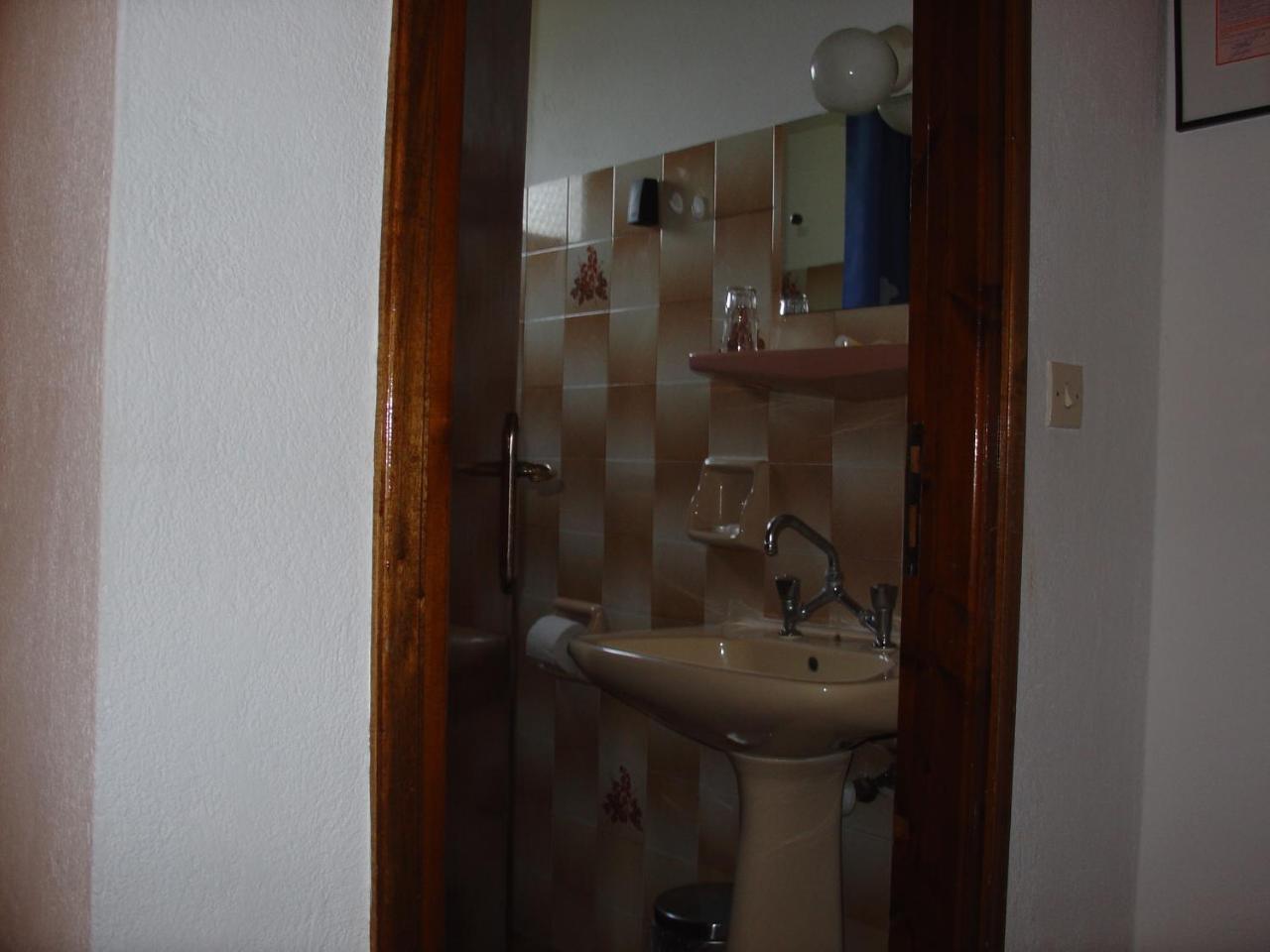Zozas Rooms 3 *