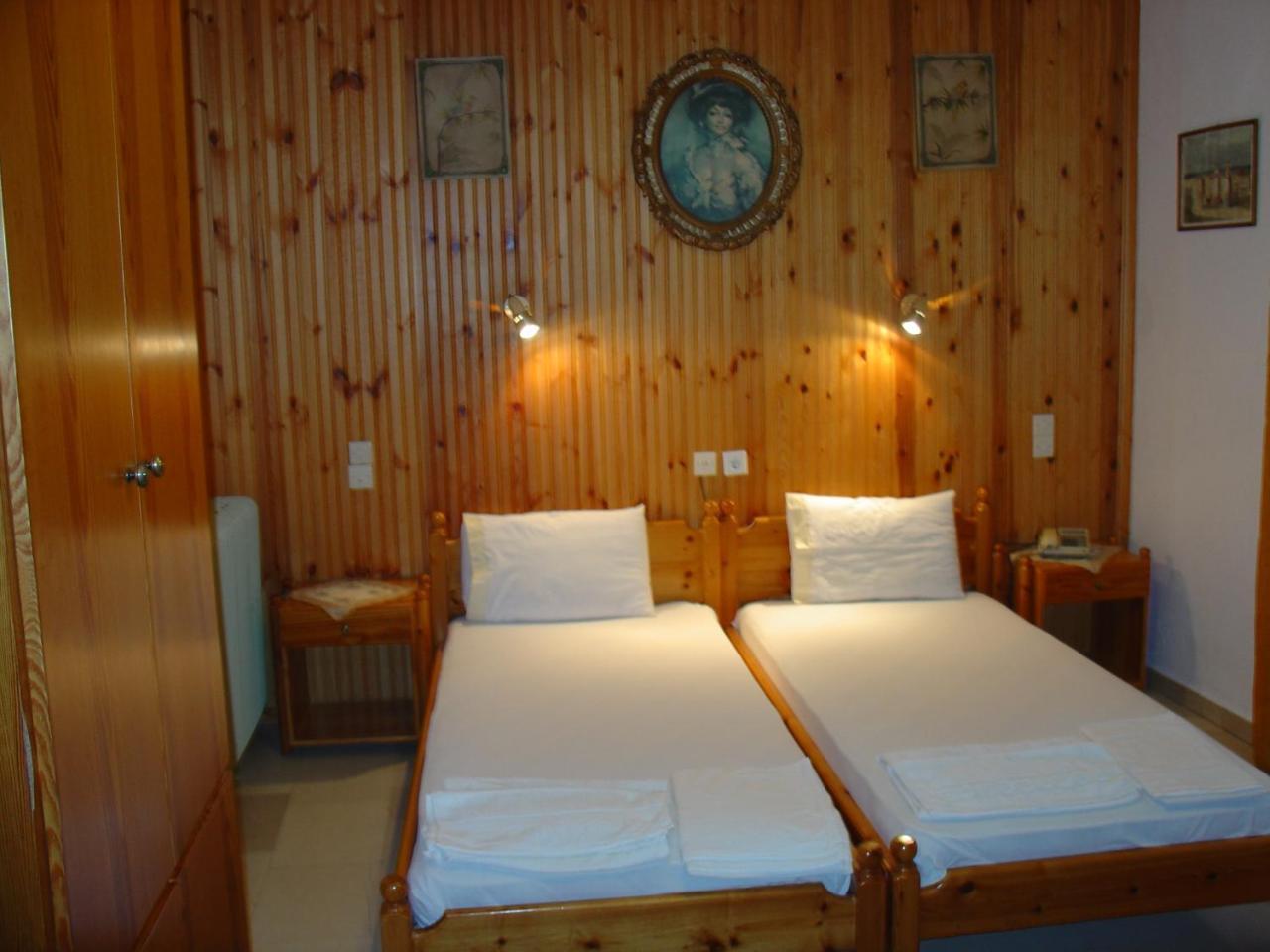 Zozas Rooms 3 *