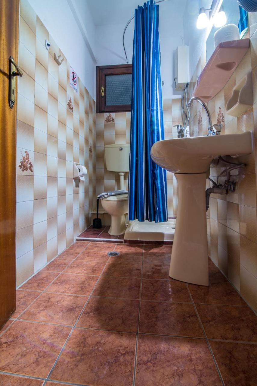 Zozas Rooms 3 *