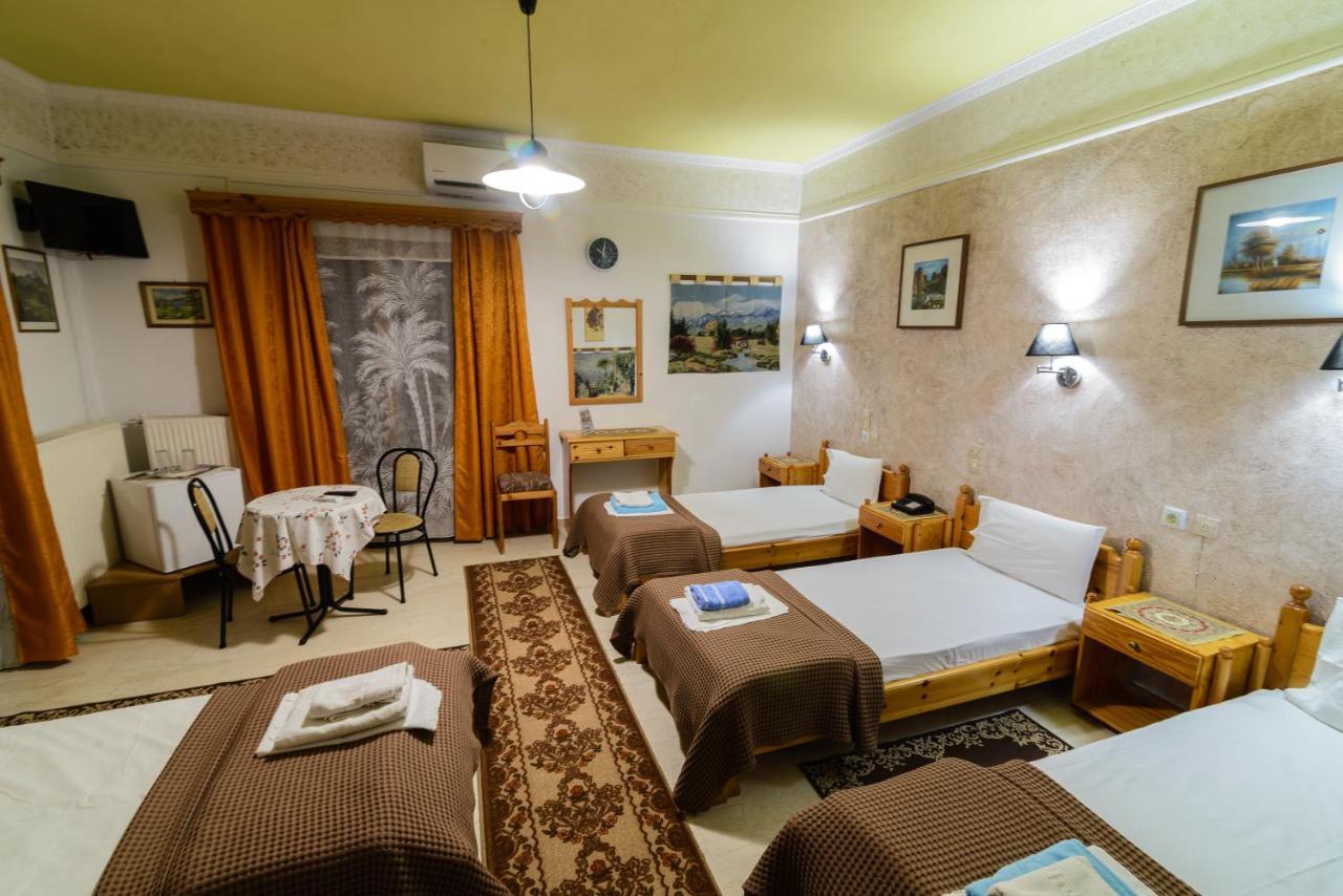 Zozas Rooms 3 *