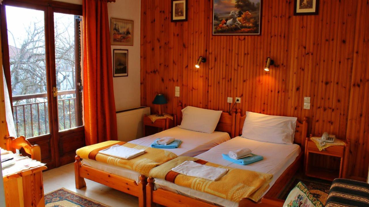 Zozas Rooms 3 *