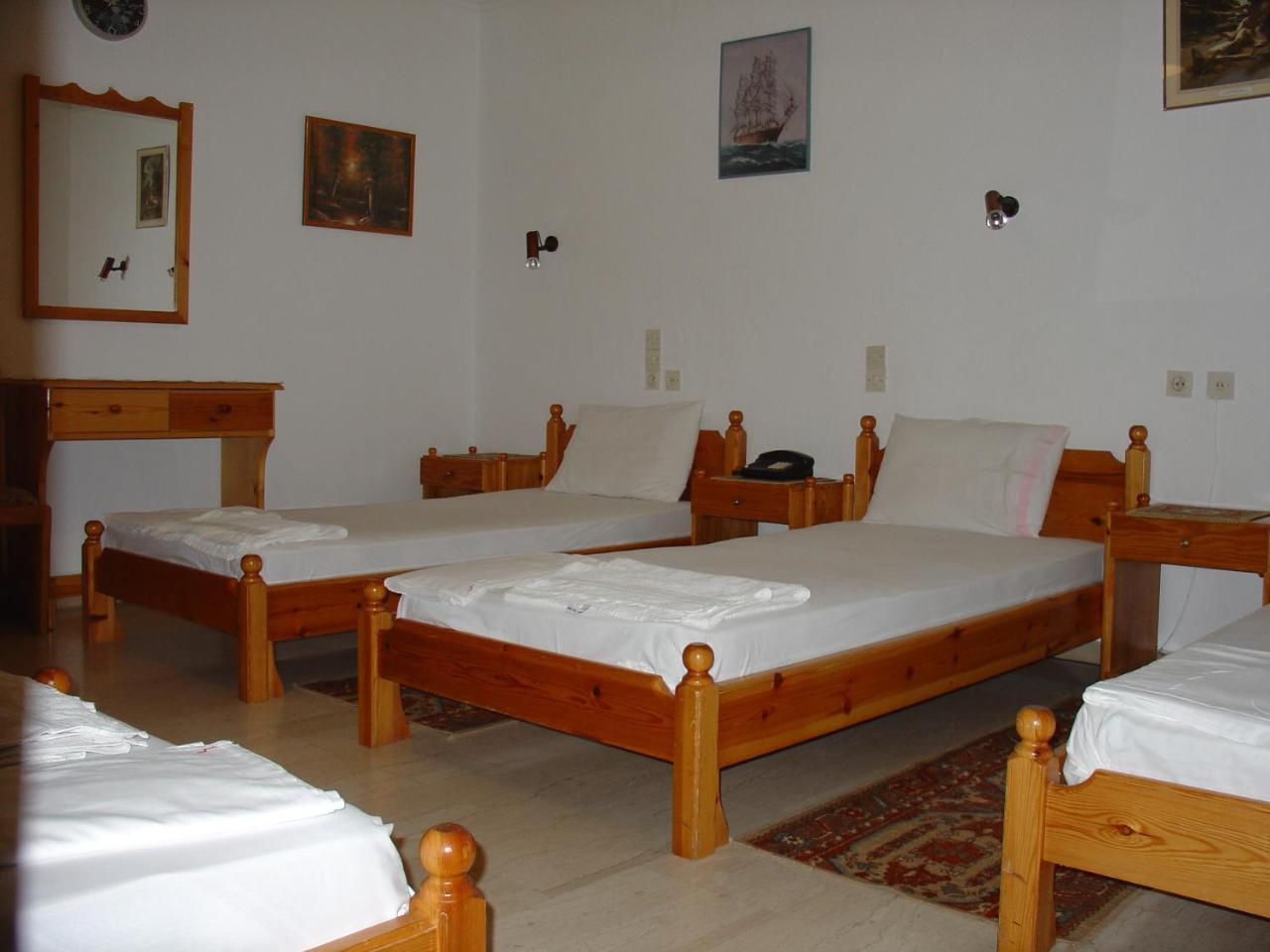 Zozas Rooms 3 *