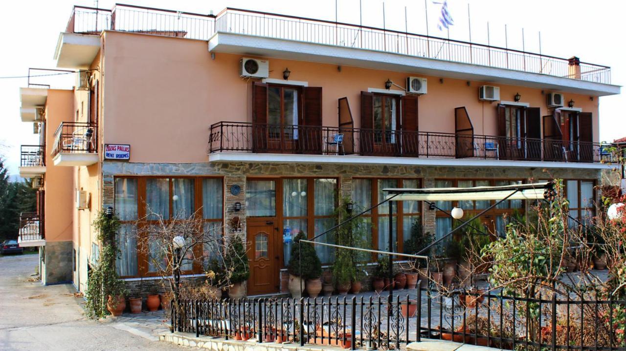 Zozas Rooms 3 *