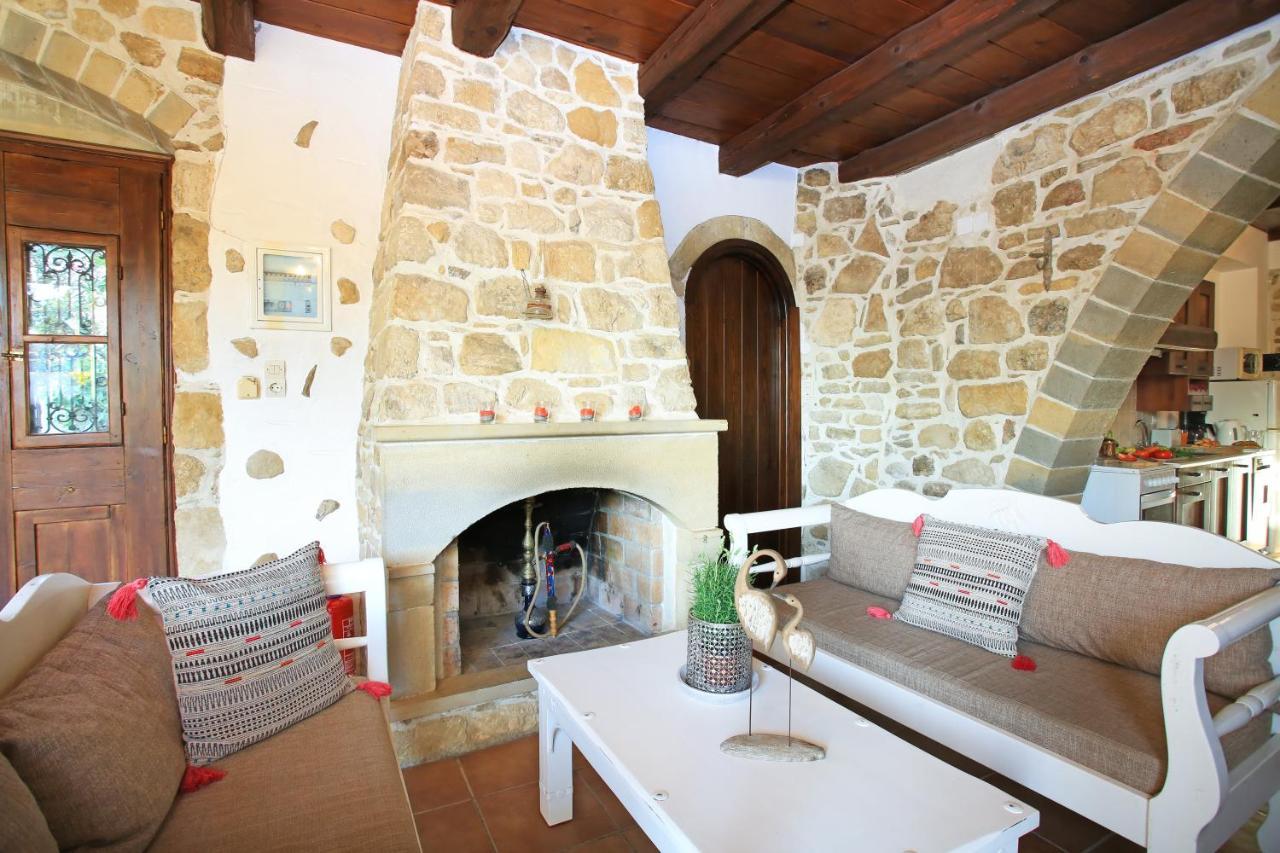 Villa Kamilari 3 *