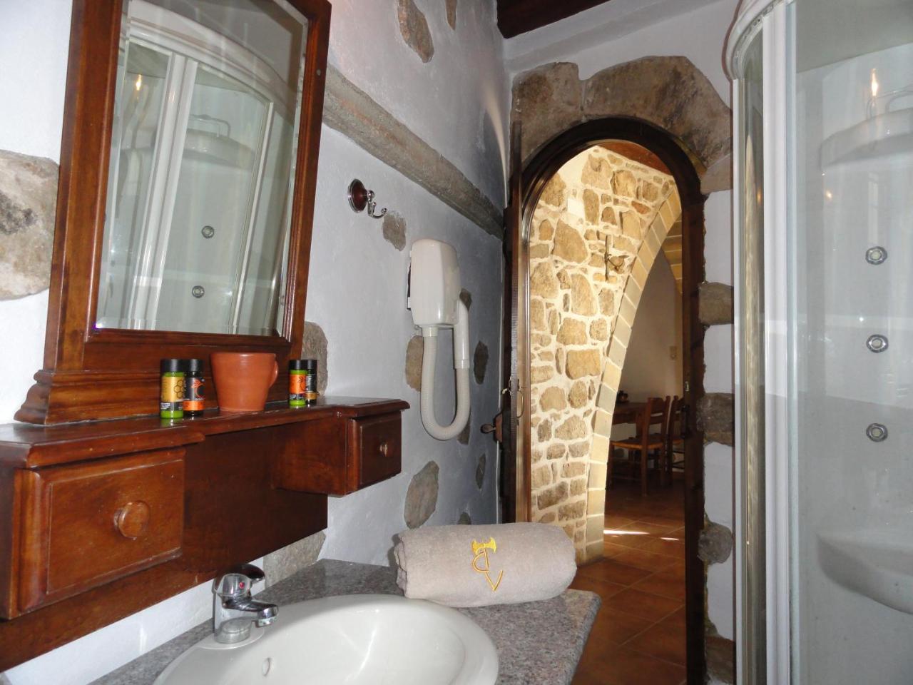 Villa Kamilari 3 *