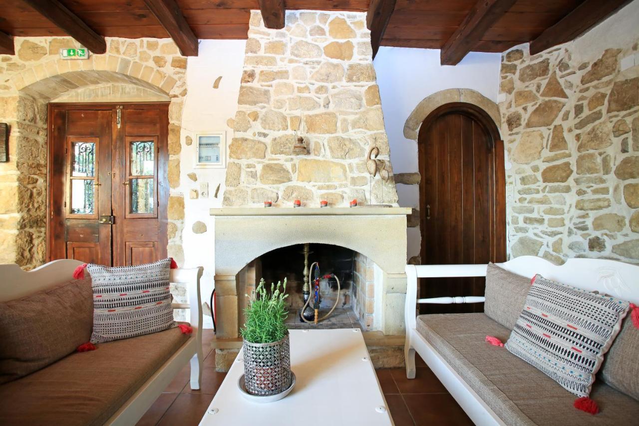 Villa Kamilari 3 *