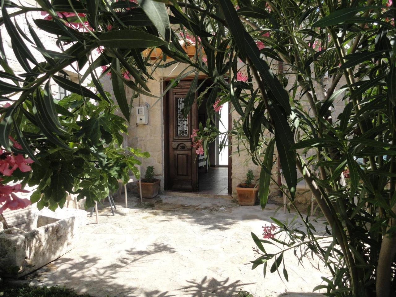 Villa Kamilari 3 *