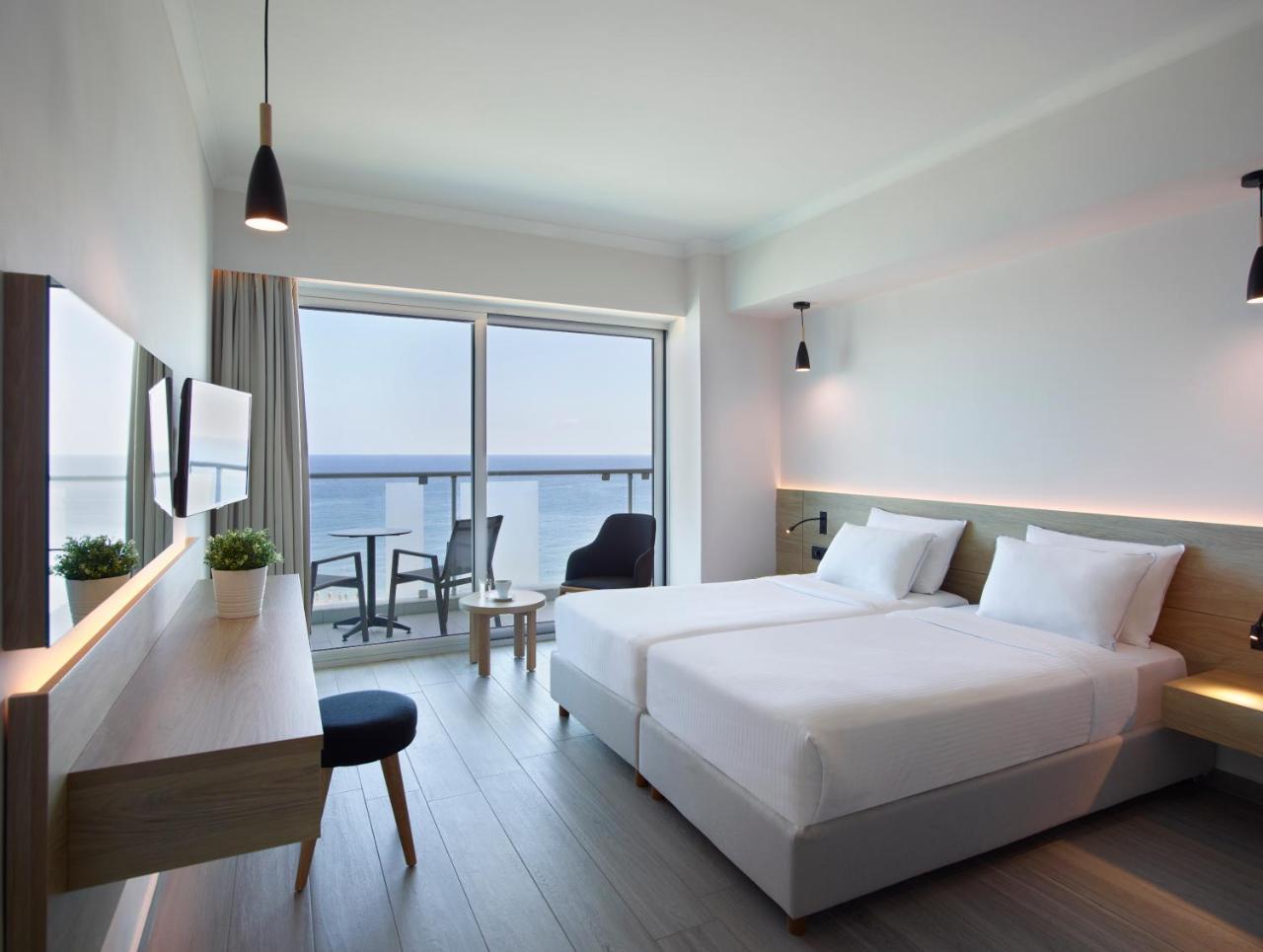 Aquarium View Hotel 4 *