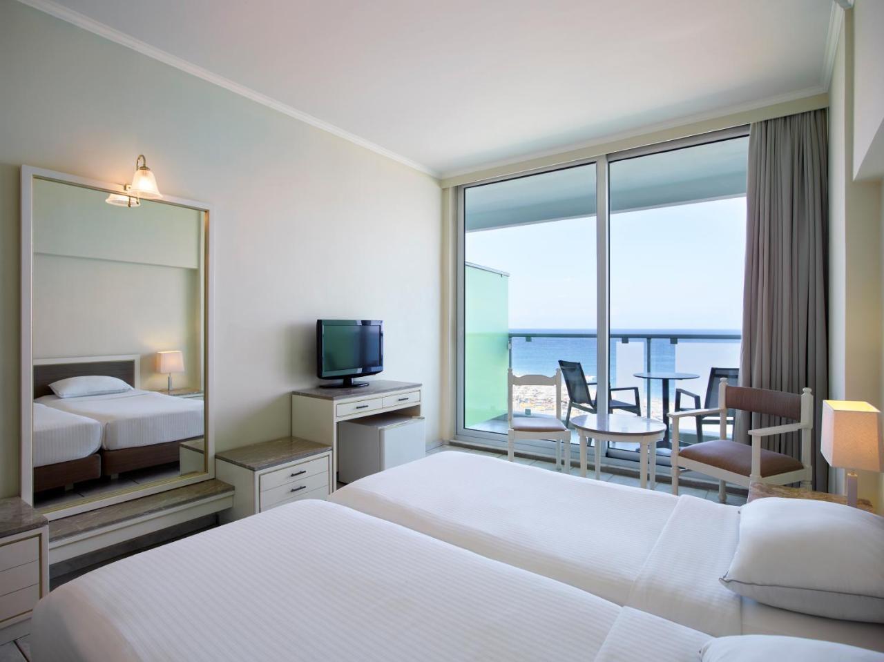 Aquarium View Hotel 4 *