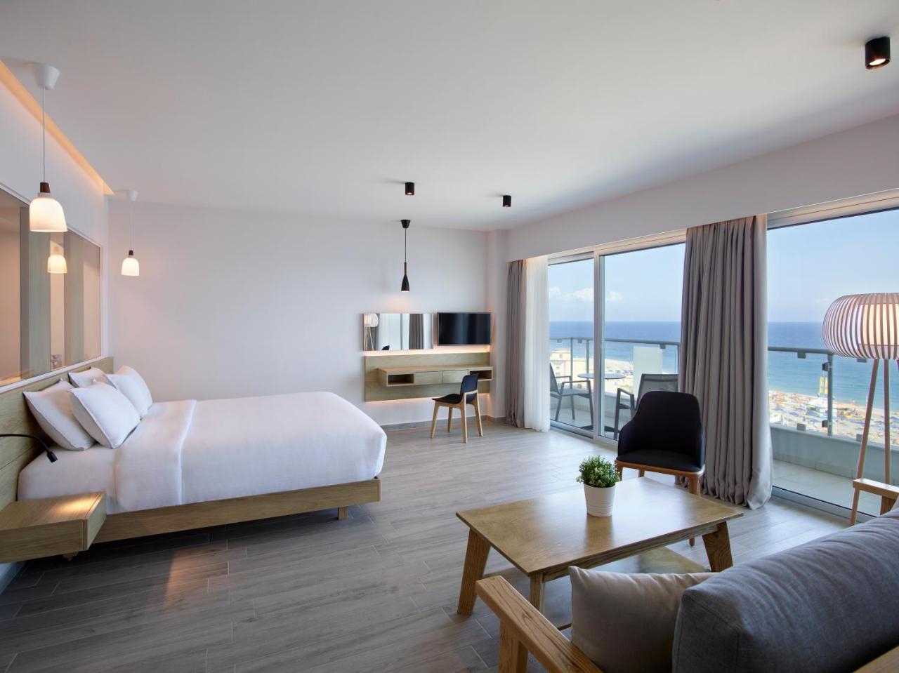 Aquarium View Hotel 4 *